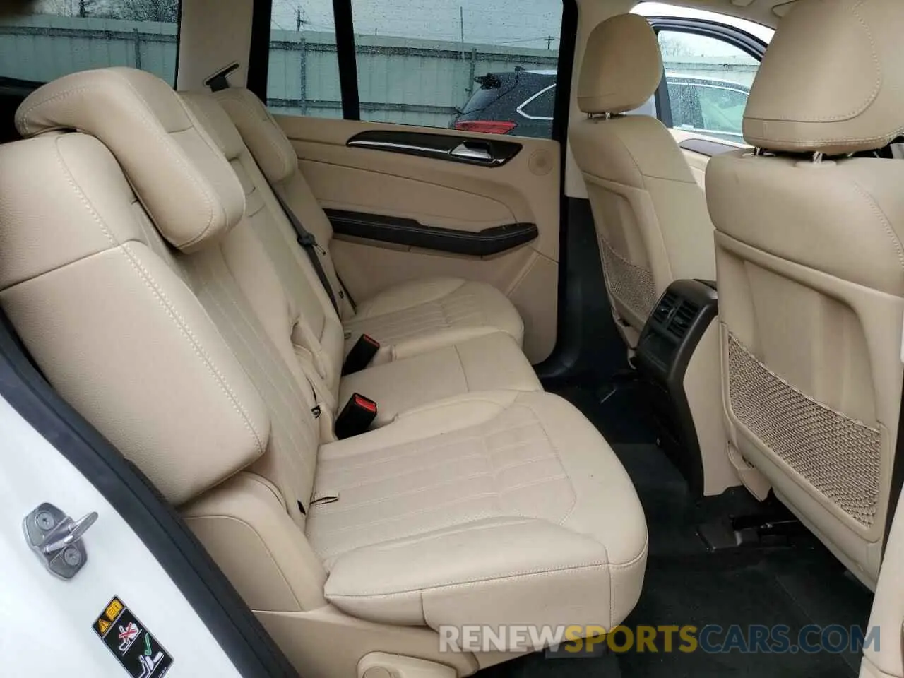 11 Photograph of a damaged car 4JGDF6EE7KB226532 MERCEDES-BENZ GLS-CLASS 2019