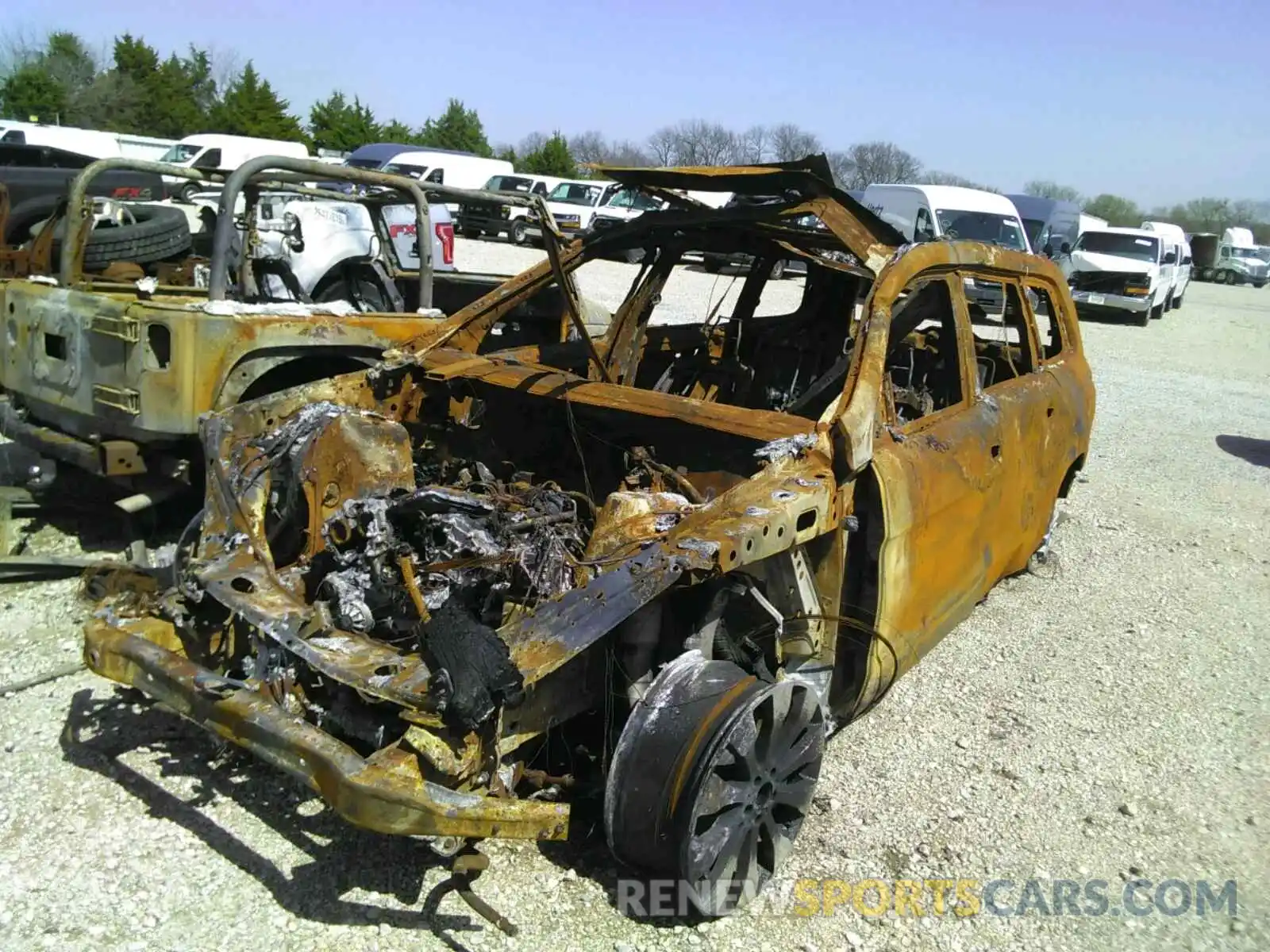 2 Photograph of a damaged car 4JGDF6EE8KB226702 MERCEDES-BENZ GLS-CLASS 2019