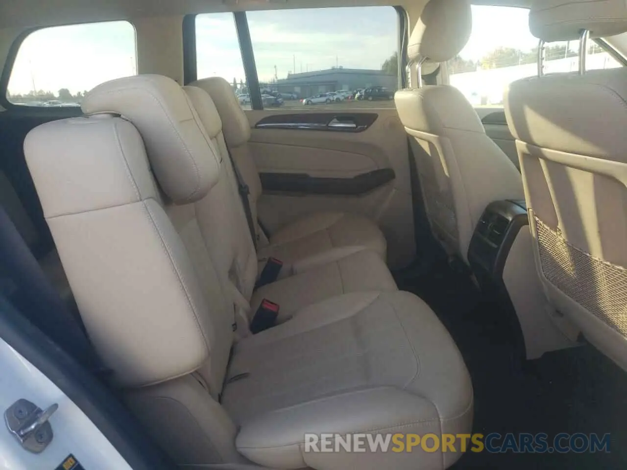 11 Photograph of a damaged car 4JGDF6EE9KB210199 MERCEDES-BENZ GLS-CLASS 2019