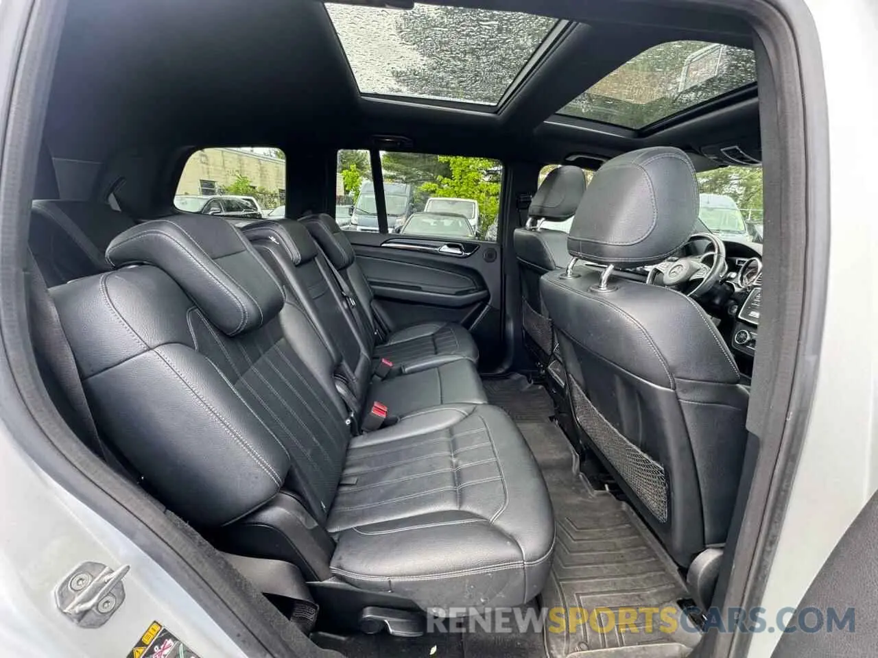 6 Photograph of a damaged car 4JGDF6EEXKB216304 MERCEDES-BENZ GLS-CLASS 2019