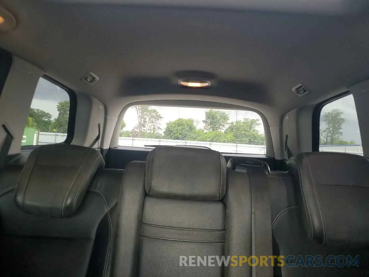 10 Photograph of a damaged car 4JGDF7DE0HA852820 MERCEDES-BENZ GLS-CLASS 2019