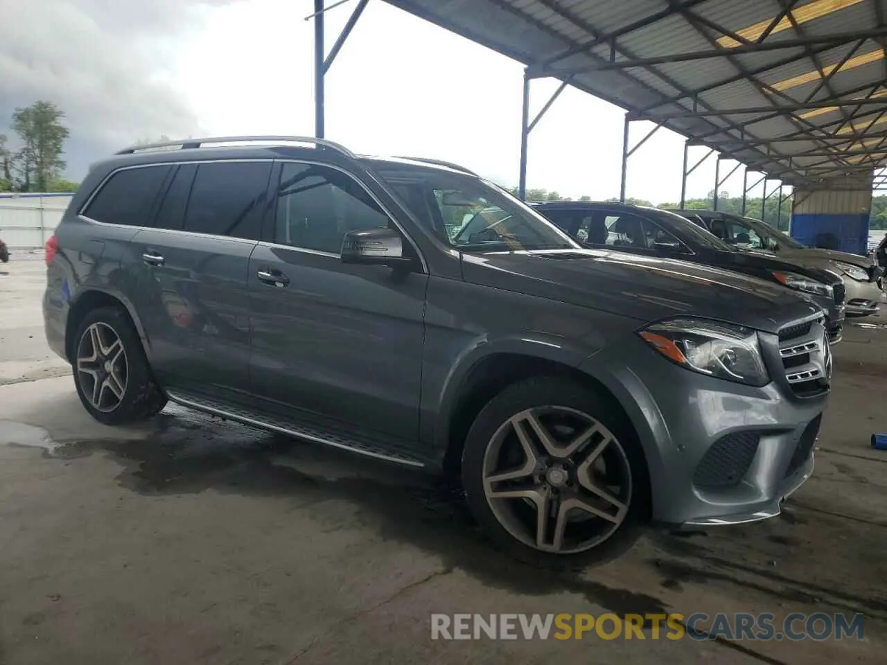 4 Photograph of a damaged car 4JGDF7DE0HA852820 MERCEDES-BENZ GLS-CLASS 2019