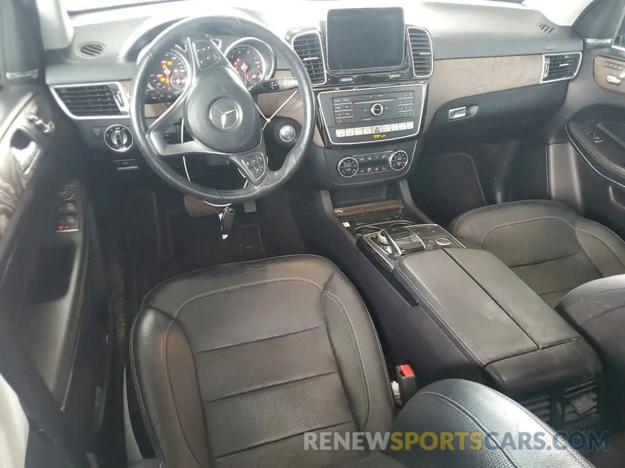 8 Photograph of a damaged car 4JGDF7DE0HA852820 MERCEDES-BENZ GLS-CLASS 2019