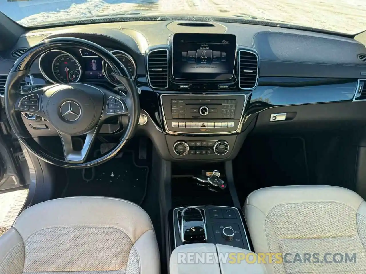 6 Photograph of a damaged car 4JGDF7DE2KB239390 MERCEDES-BENZ GLS-CLASS 2019