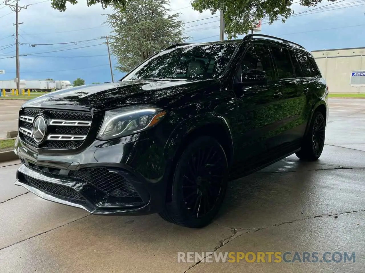 2 Photograph of a damaged car 4JGDF7FE1KB235179 MERCEDES-BENZ GLS-CLASS 2019