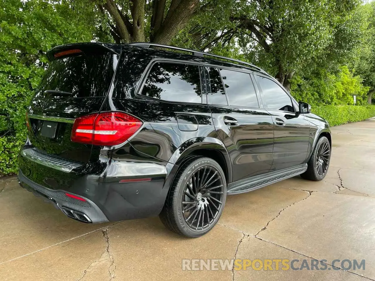 4 Photograph of a damaged car 4JGDF7FE1KB235179 MERCEDES-BENZ GLS-CLASS 2019