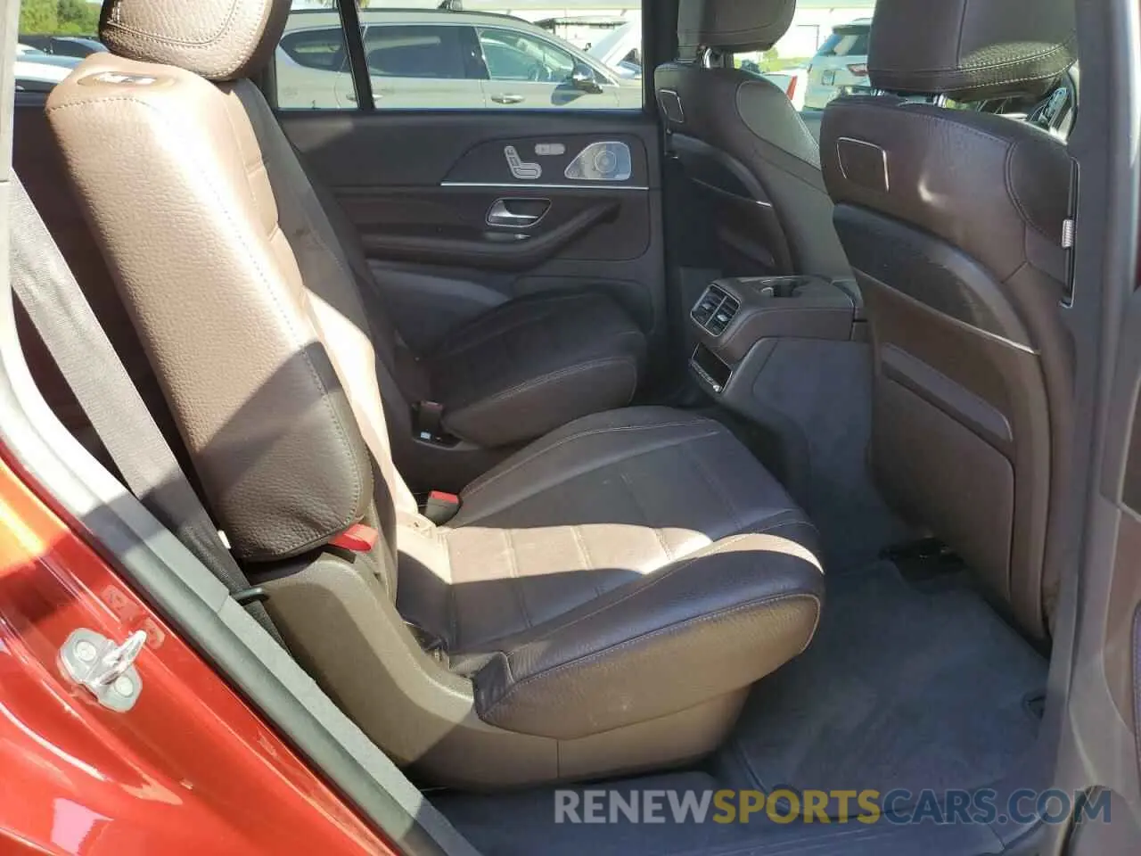 11 Photograph of a damaged car 4JGFF5KE4LA209928 MERCEDES-BENZ GLS-CLASS 2020