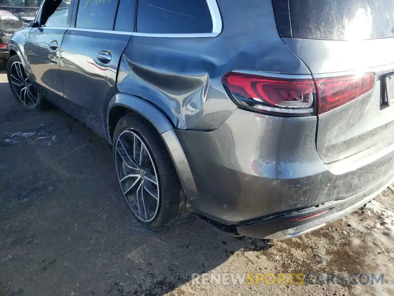 9 Photograph of a damaged car 4JGFF8GE9LA172000 MERCEDES-BENZ GLS-CLASS 2020