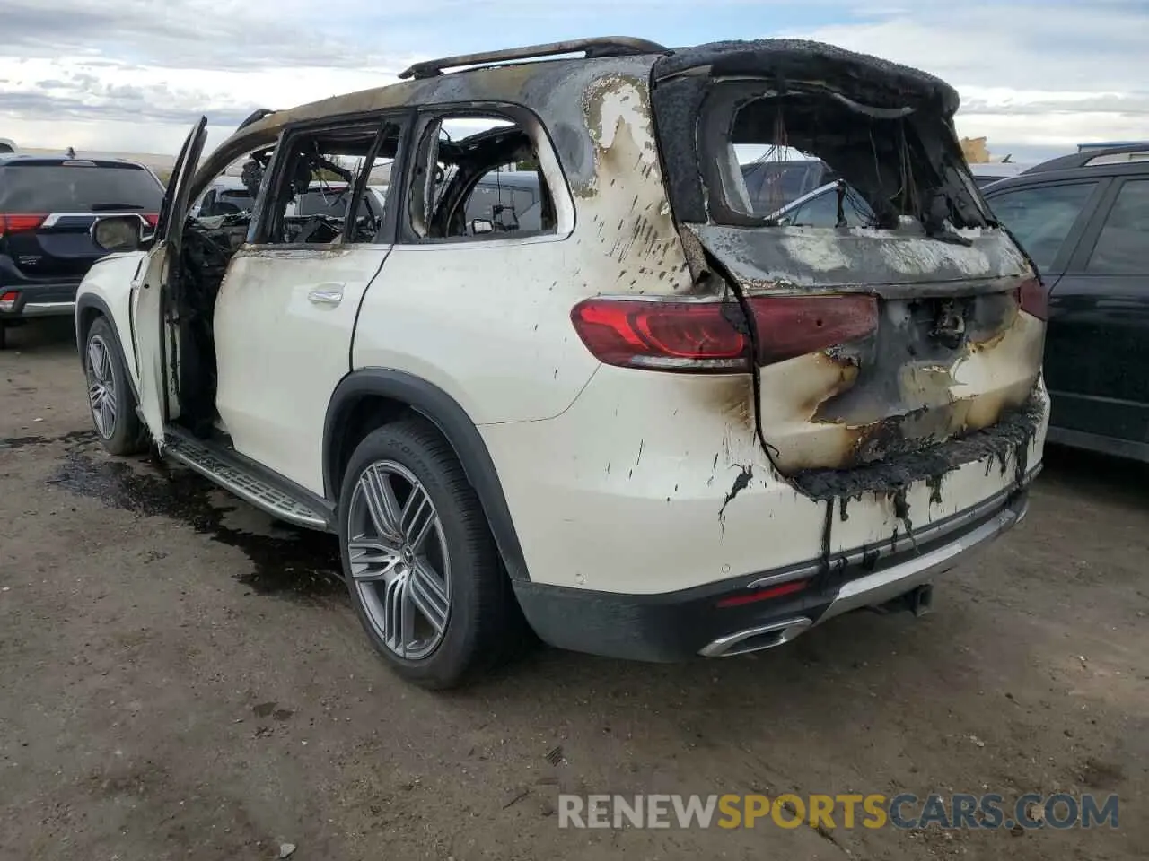 3 Photograph of a damaged car 4JGFF5KE2MA446015 MERCEDES-BENZ GLS-CLASS 2021