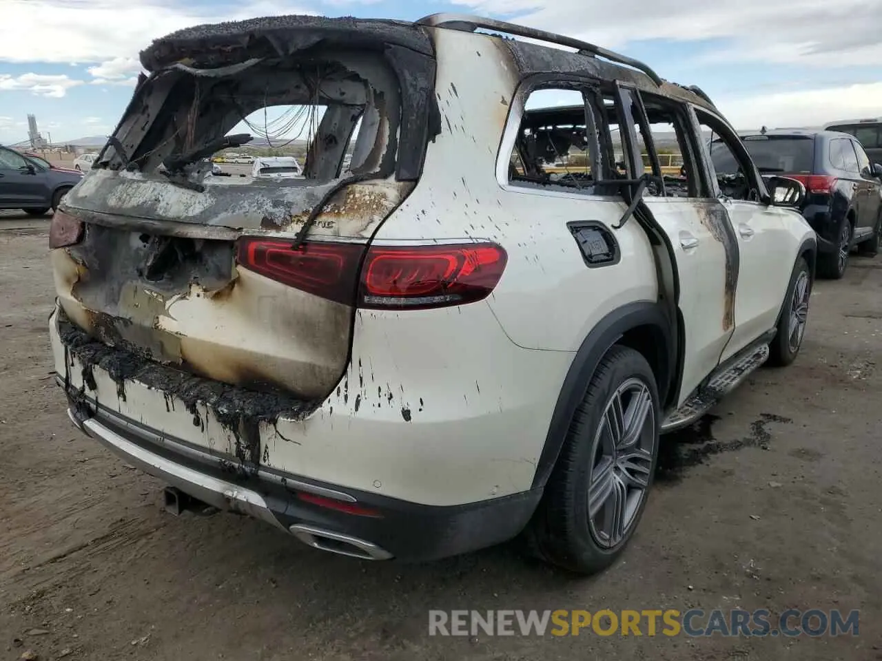 4 Photograph of a damaged car 4JGFF5KE2MA446015 MERCEDES-BENZ GLS-CLASS 2021