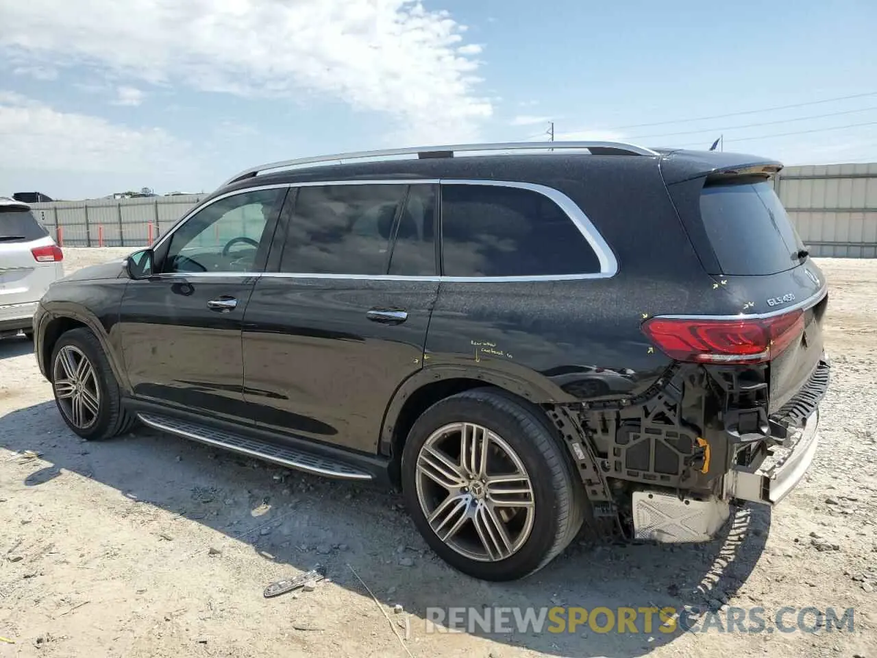 2 Photograph of a damaged car 4JGFF5KEXMA404076 MERCEDES-BENZ GLS-CLASS 2021
