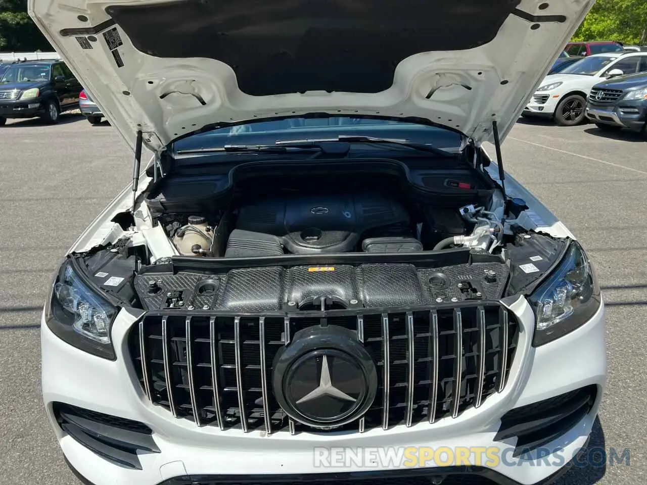 8 Photograph of a damaged car 4JGFF5KE0NA658946 MERCEDES-BENZ GLS-CLASS 2022