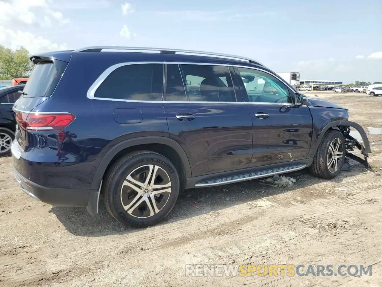 3 Photograph of a damaged car 4JGFF5KE9NA585673 MERCEDES-BENZ GLS-CLASS 2022