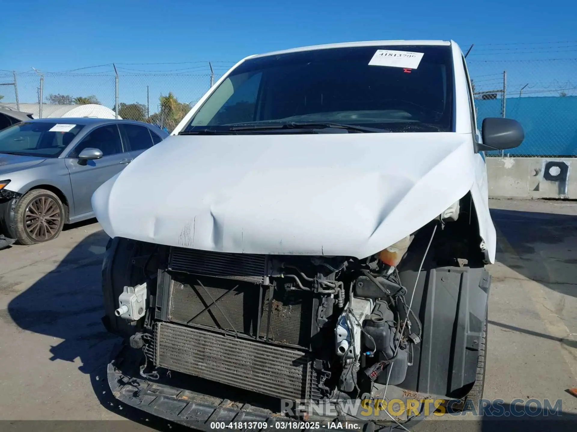 13 Photograph of a damaged car WD3PG2EAXK3530575 MERCEDES-BENZ METRIS 2019