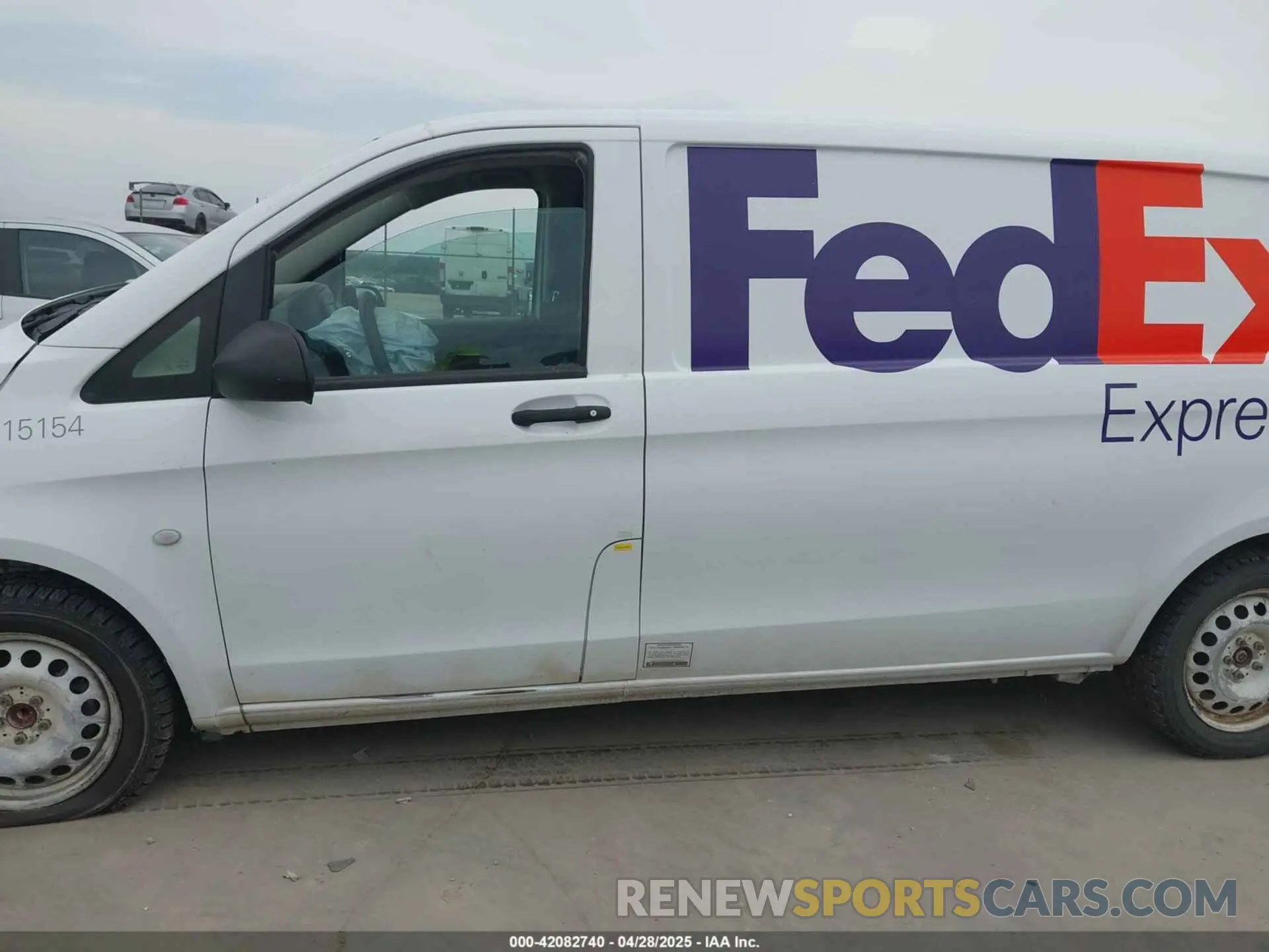 15 Photograph of a damaged car WD3PG3EA3K3533680 MERCEDES-BENZ METRIS 2019