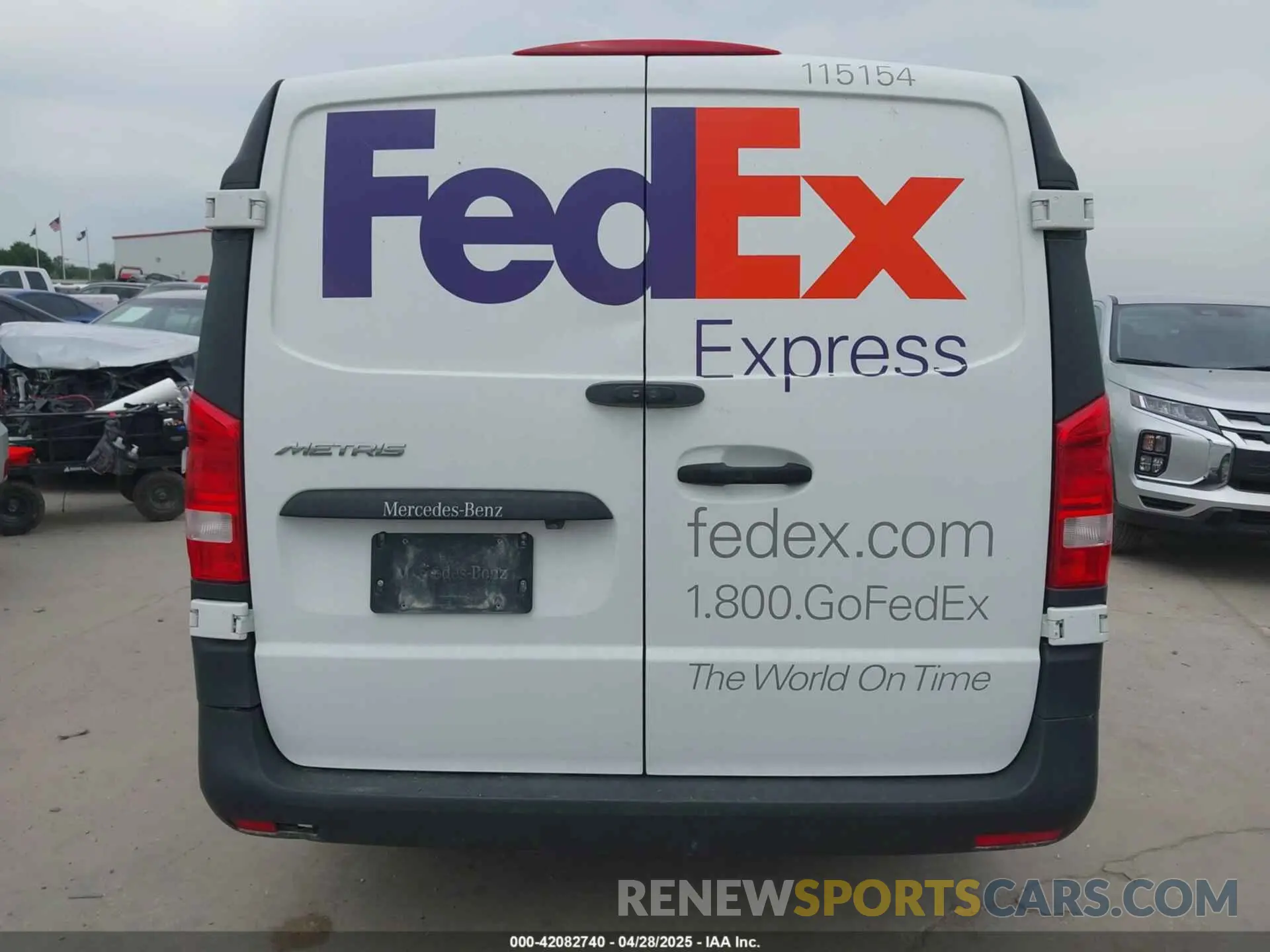 17 Photograph of a damaged car WD3PG3EA3K3533680 MERCEDES-BENZ METRIS 2019