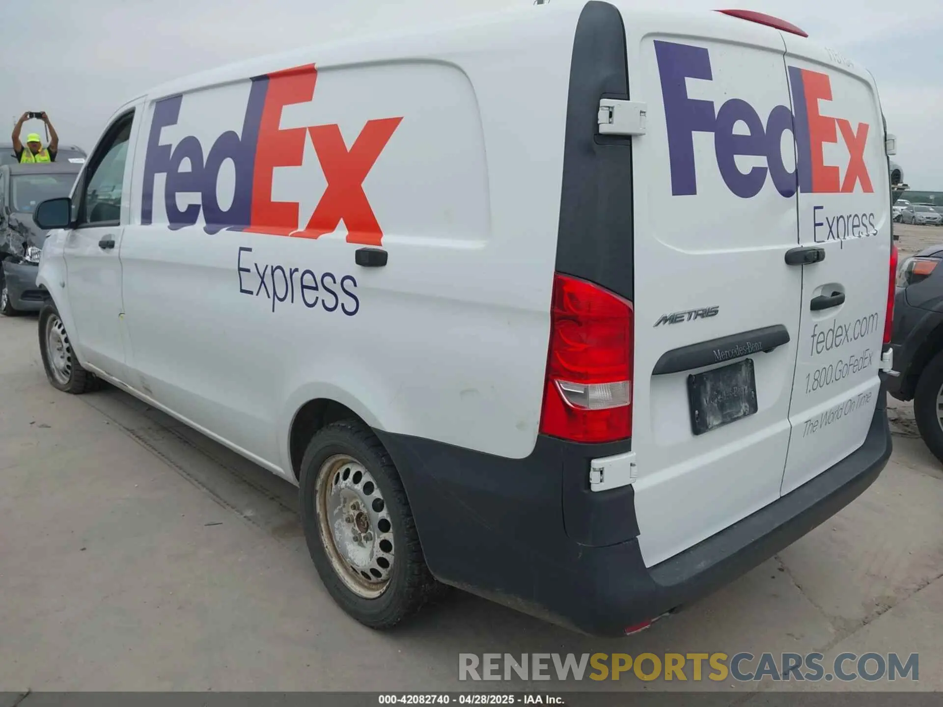 3 Photograph of a damaged car WD3PG3EA3K3533680 MERCEDES-BENZ METRIS 2019