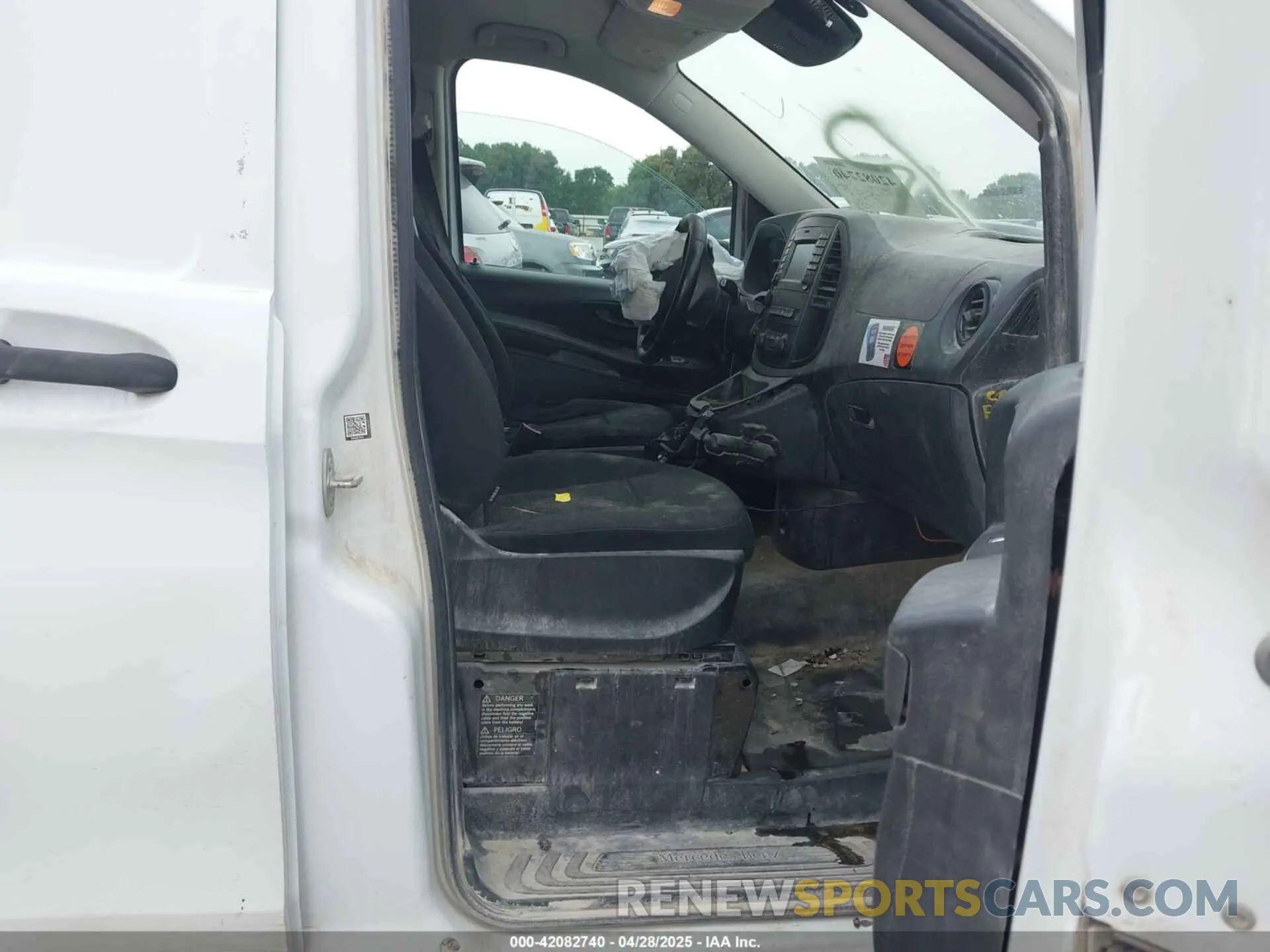 5 Photograph of a damaged car WD3PG3EA3K3533680 MERCEDES-BENZ METRIS 2019