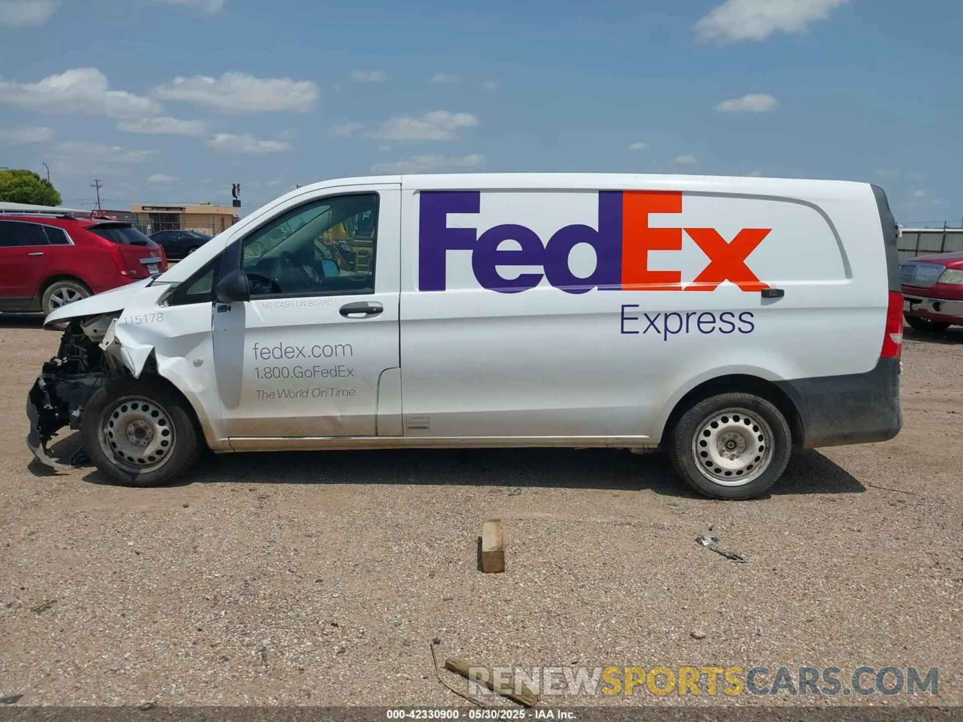 14 Photograph of a damaged car WD3PG3EA6K3532877 MERCEDES-BENZ METRIS 2019