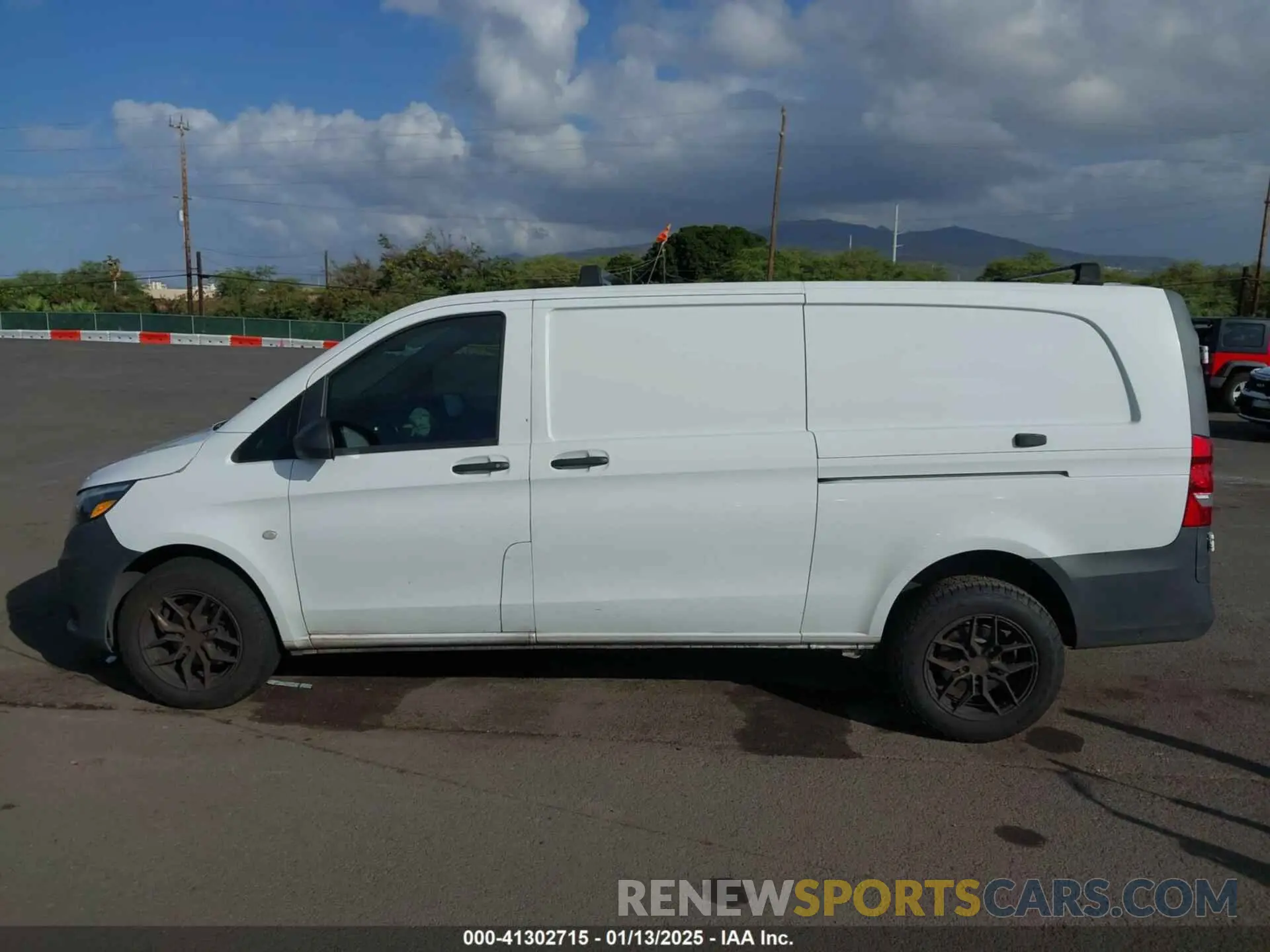 14 Photograph of a damaged car WD3PG3EA6K3604953 MERCEDES-BENZ METRIS 2019