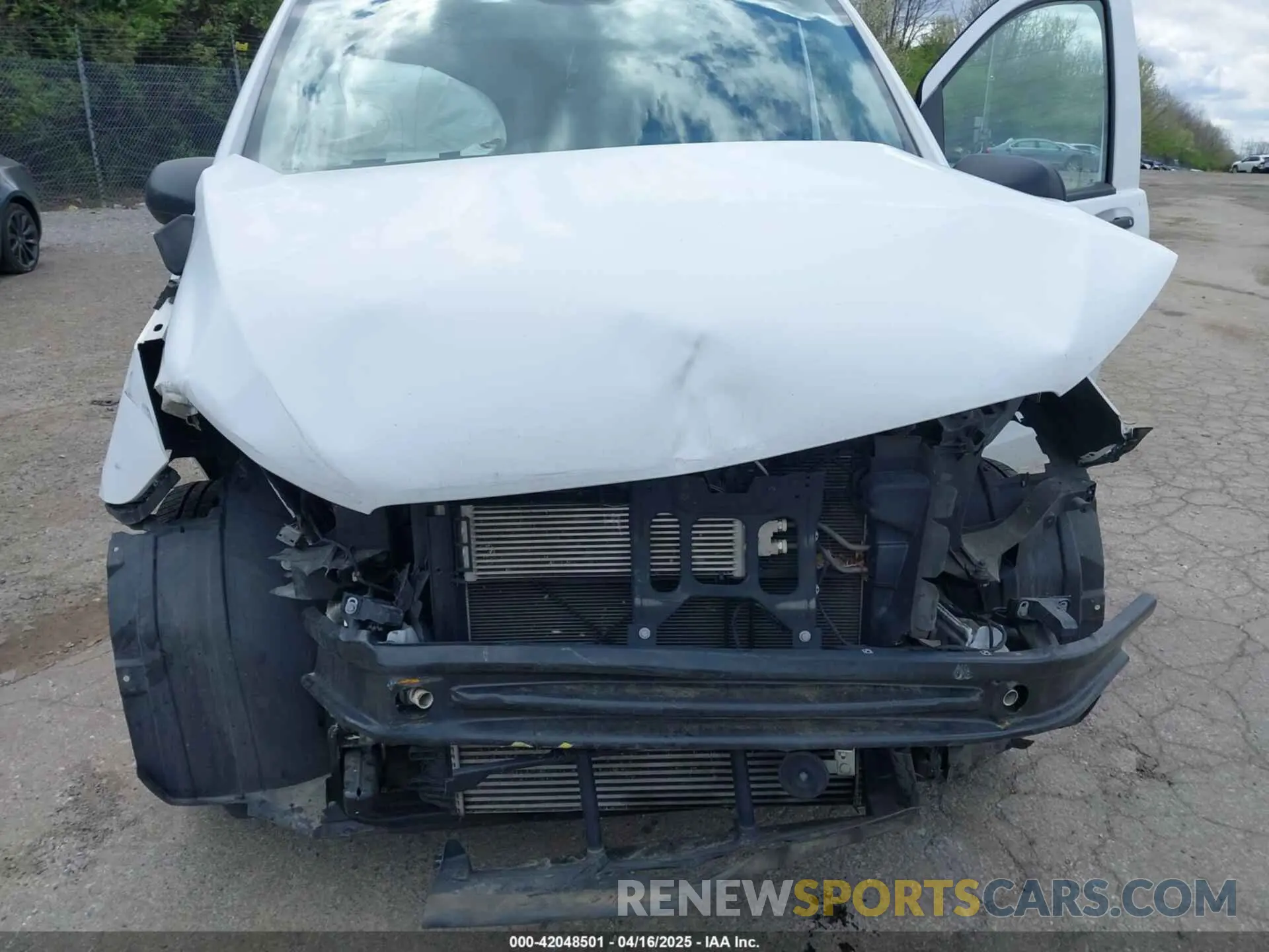 10 Photograph of a damaged car WD3PG3EA9K3592801 MERCEDES-BENZ METRIS 2019