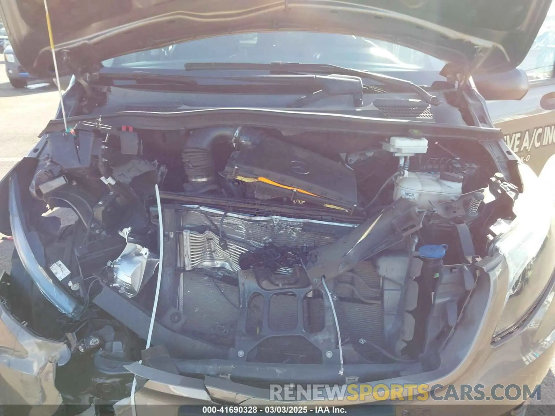 10 Photograph of a damaged car WD4PG2EE3K3523210 MERCEDES-BENZ METRIS 2019