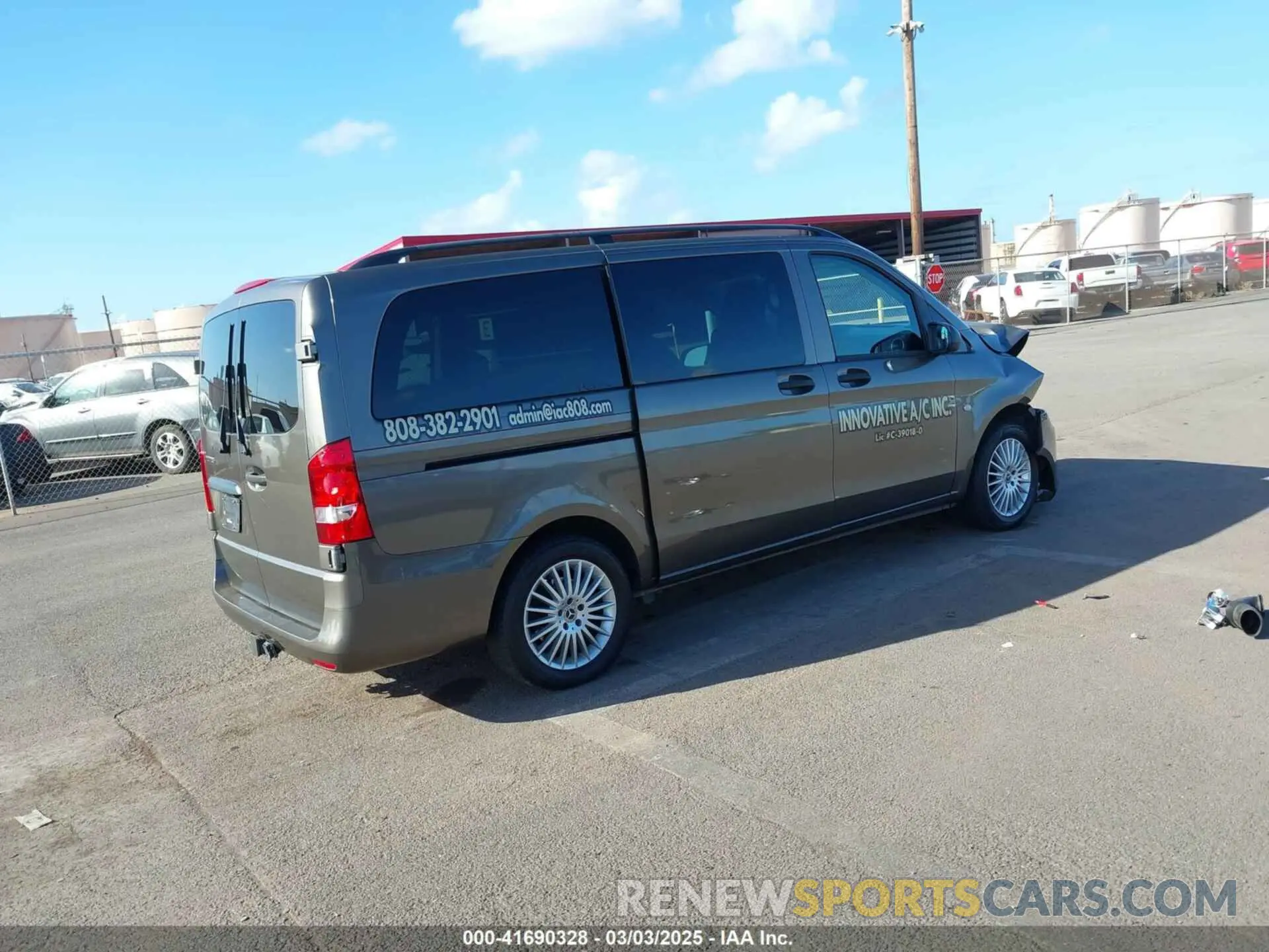 4 Photograph of a damaged car WD4PG2EE3K3523210 MERCEDES-BENZ METRIS 2019