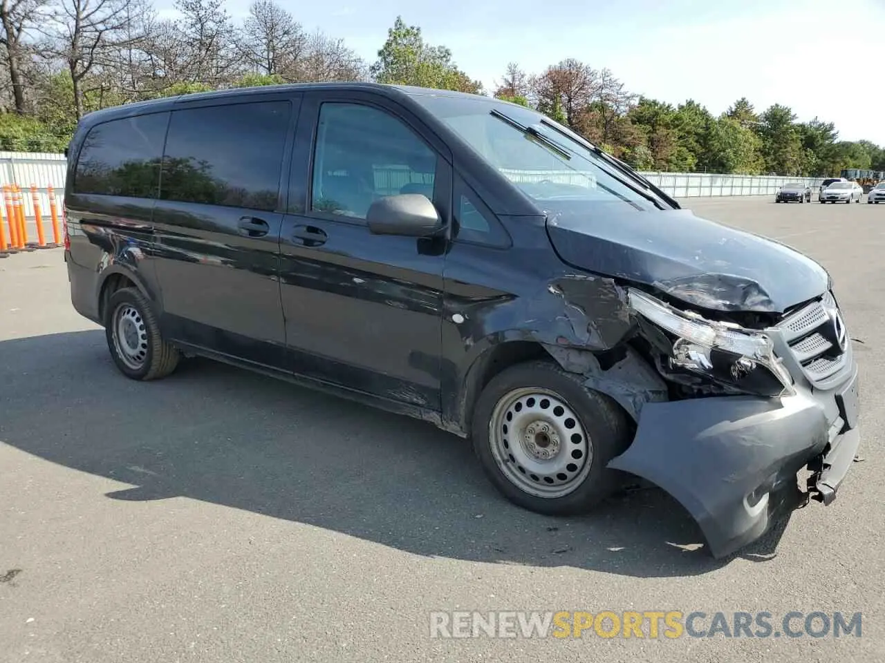 4 Photograph of a damaged car WD4PG2EE8K3517788 MERCEDES-BENZ METRIS 2019
