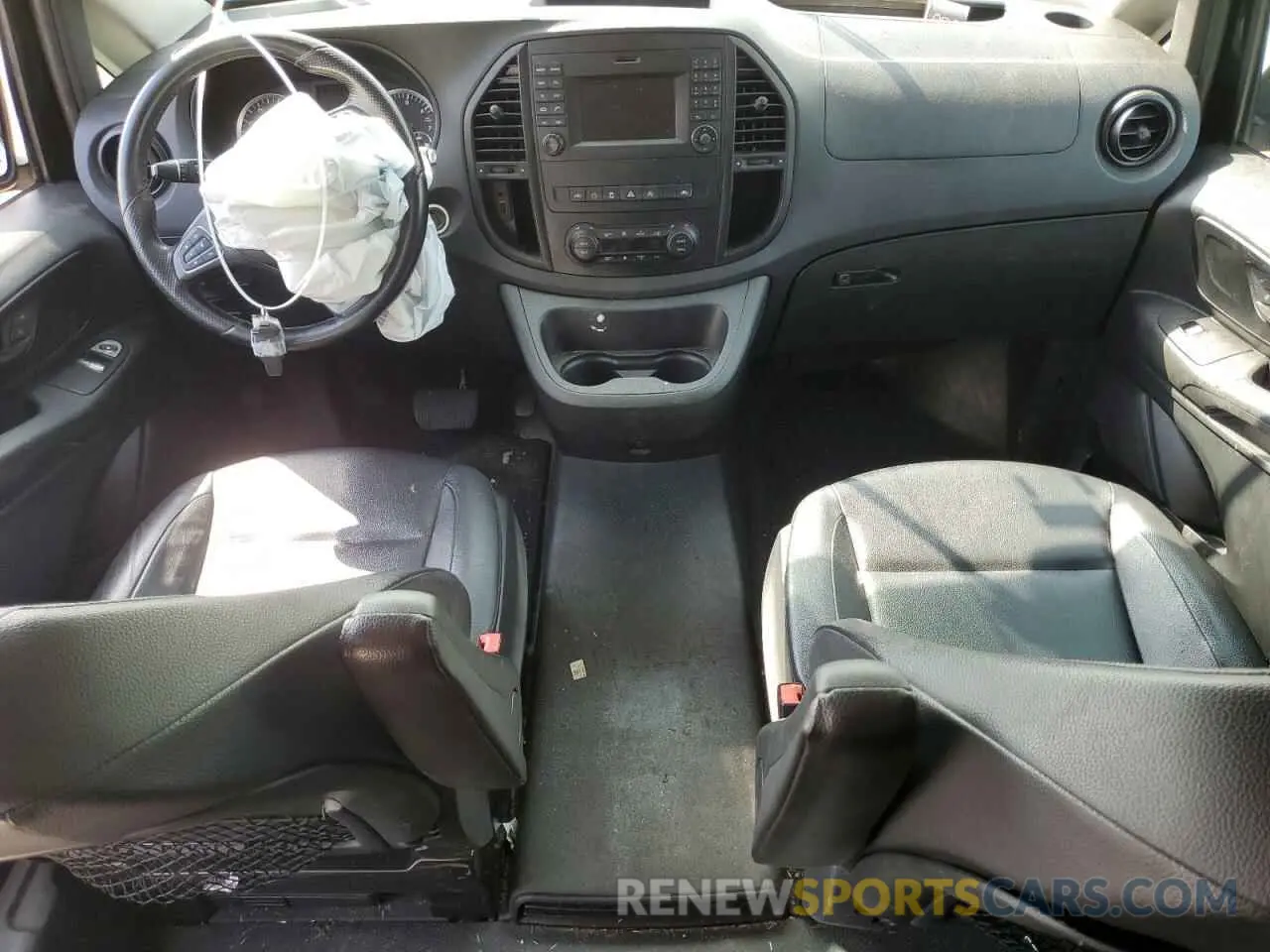 8 Photograph of a damaged car WD4PG2EE8K3517788 MERCEDES-BENZ METRIS 2019