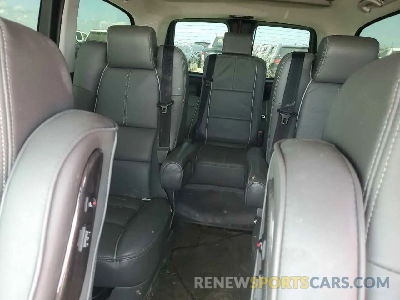 10 Photograph of a damaged car WD4PG2EEXK3507196 MERCEDES-BENZ METRIS 2019