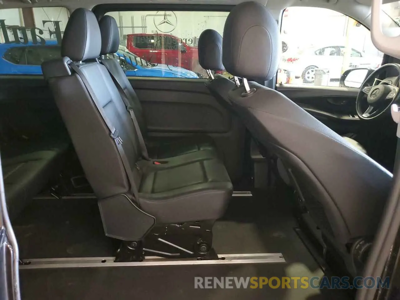 11 Photograph of a damaged car W1WV0FEY1L3755527 MERCEDES-BENZ METRIS 2020