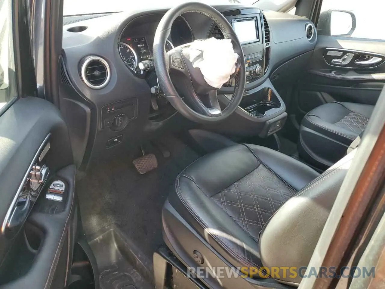 8 Photograph of a damaged car W1WV0FEY3L3762981 MERCEDES-BENZ METRIS 2020
