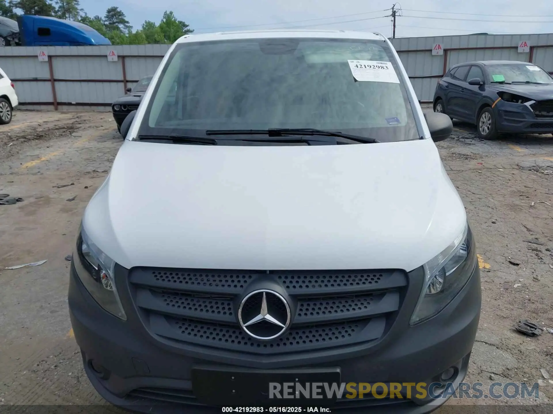 12 Photograph of a damaged car W1YV0BEY3L3725672 MERCEDES-BENZ METRIS 2020