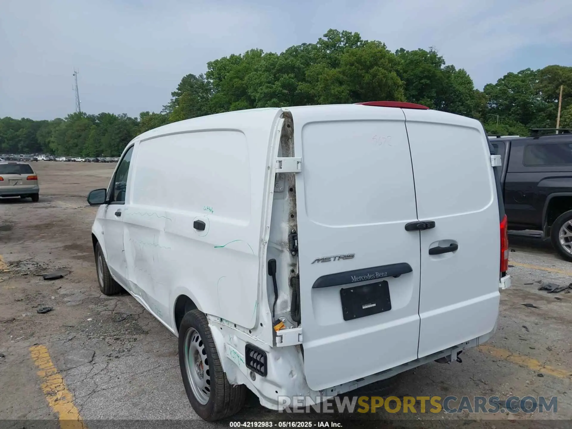 3 Photograph of a damaged car W1YV0BEY3L3725672 MERCEDES-BENZ METRIS 2020