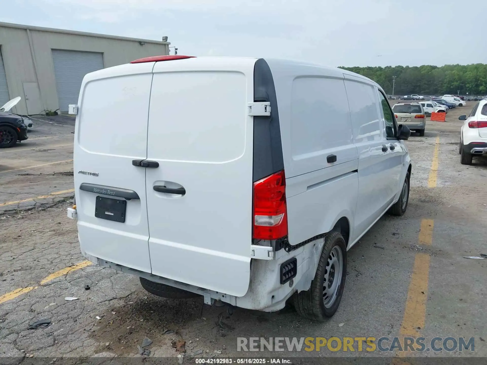 4 Photograph of a damaged car W1YV0BEY3L3725672 MERCEDES-BENZ METRIS 2020