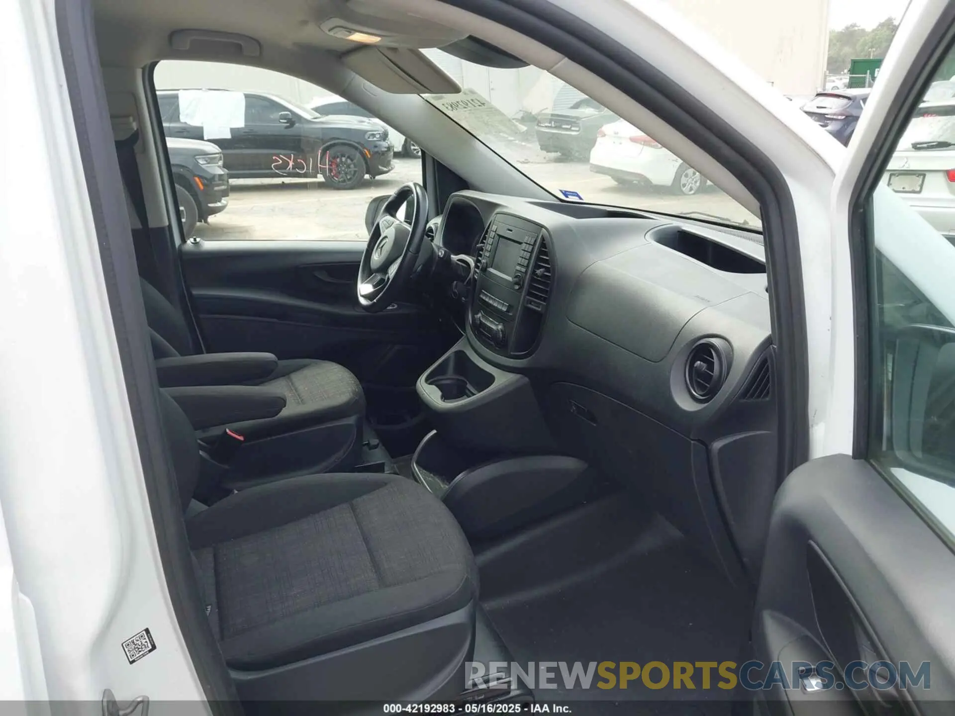 5 Photograph of a damaged car W1YV0BEY3L3725672 MERCEDES-BENZ METRIS 2020