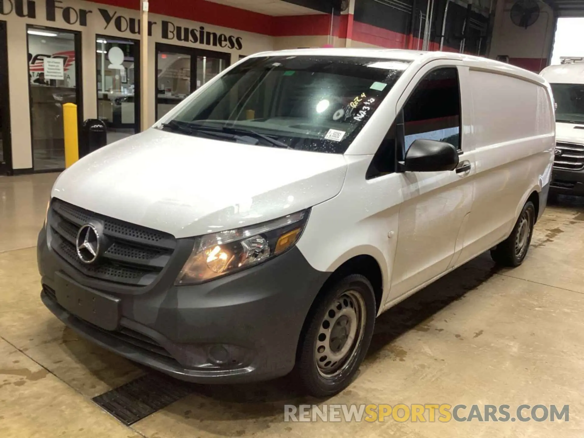 8 Photograph of a damaged car W1YV0BEY3L3738485 MERCEDES-BENZ METRIS 2020