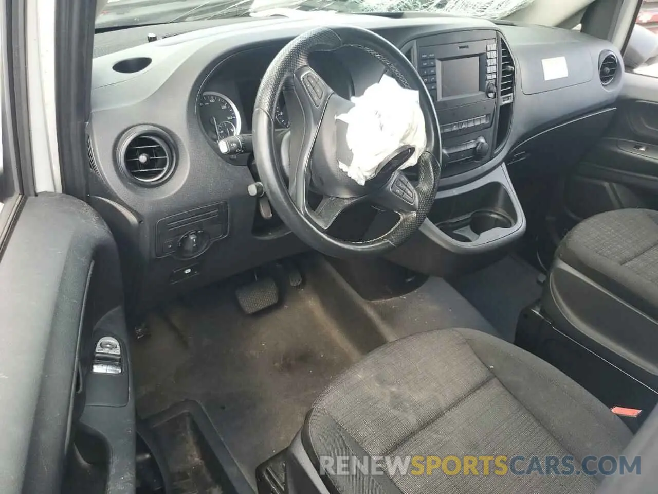 8 Photograph of a damaged car W1YV0BEY4L3715815 MERCEDES-BENZ METRIS 2020