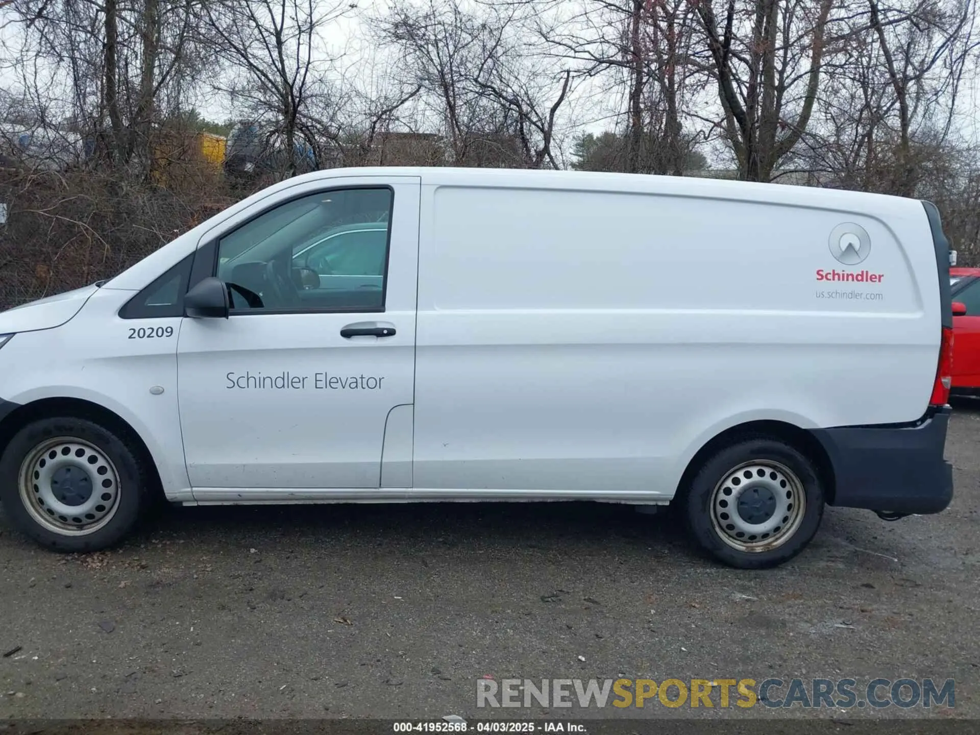 14 Photograph of a damaged car W1YV0BEY5L3762528 MERCEDES-BENZ METRIS 2020