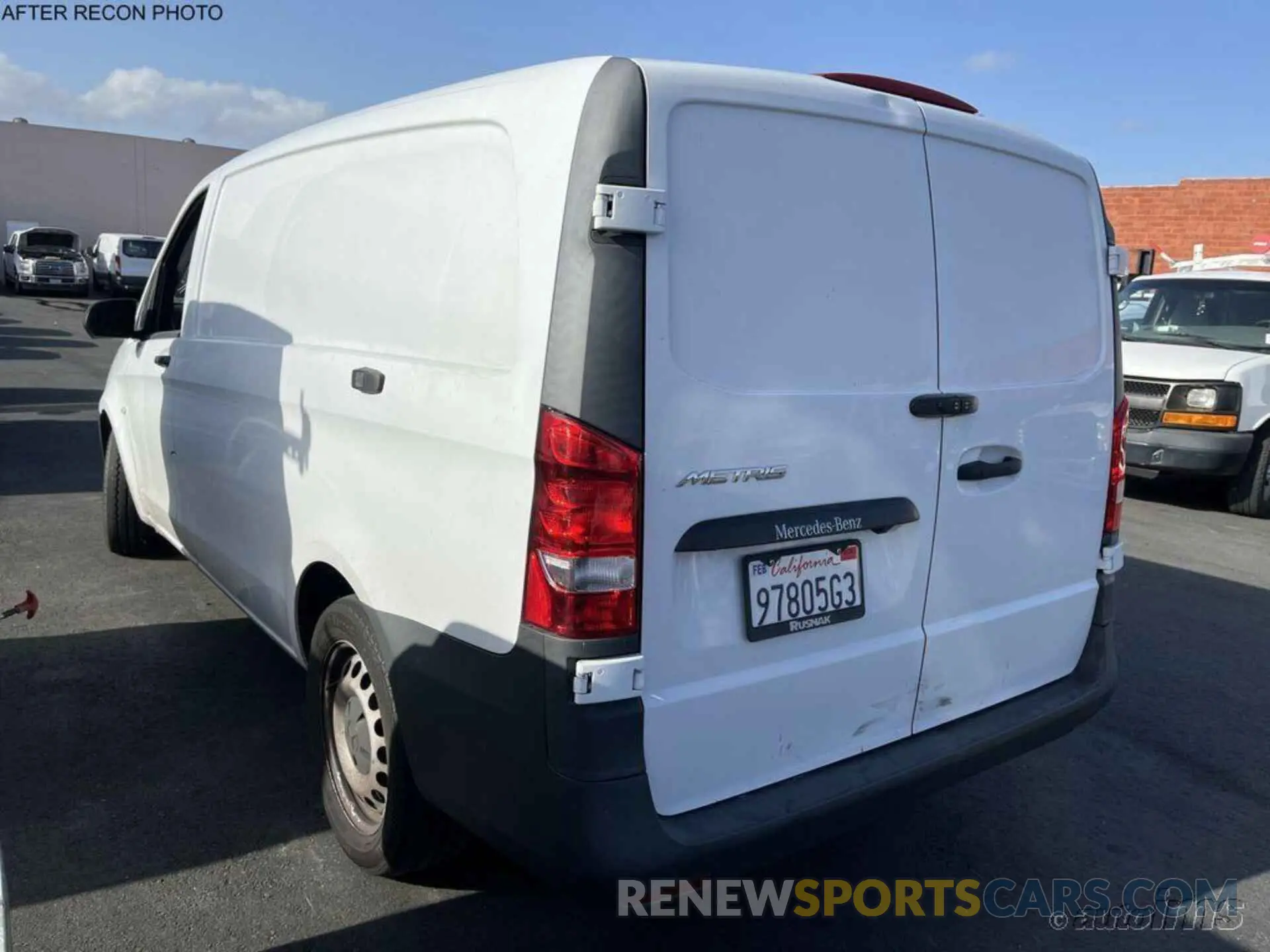 11 Photograph of a damaged car W1YV0BEY7L3725500 MERCEDES-BENZ METRIS 2020