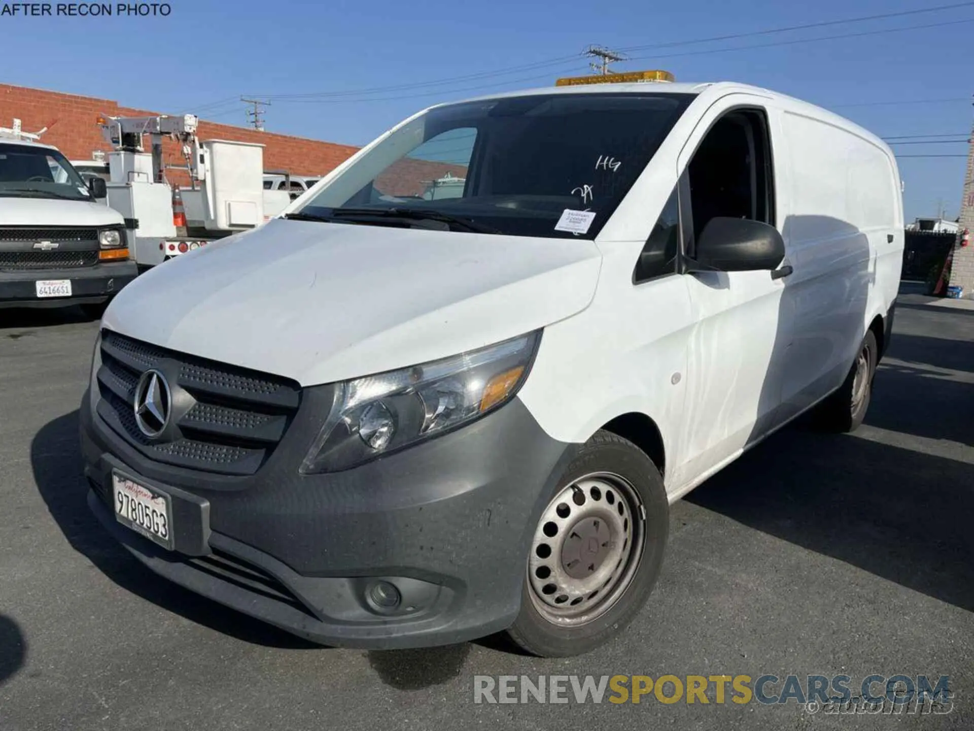 4 Photograph of a damaged car W1YV0BEY7L3725500 MERCEDES-BENZ METRIS 2020