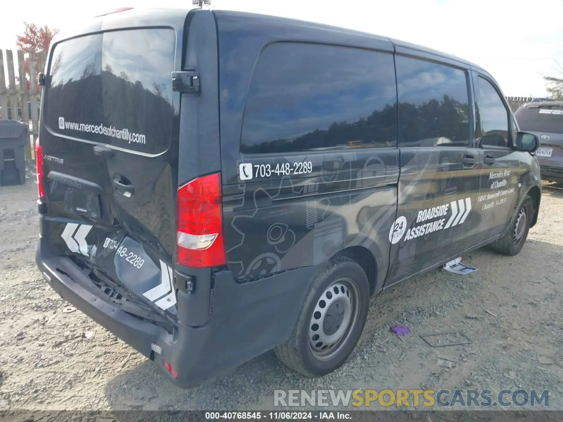 4 Photograph of a damaged car W1YV0BEY7L3730454 MERCEDES-BENZ METRIS 2020