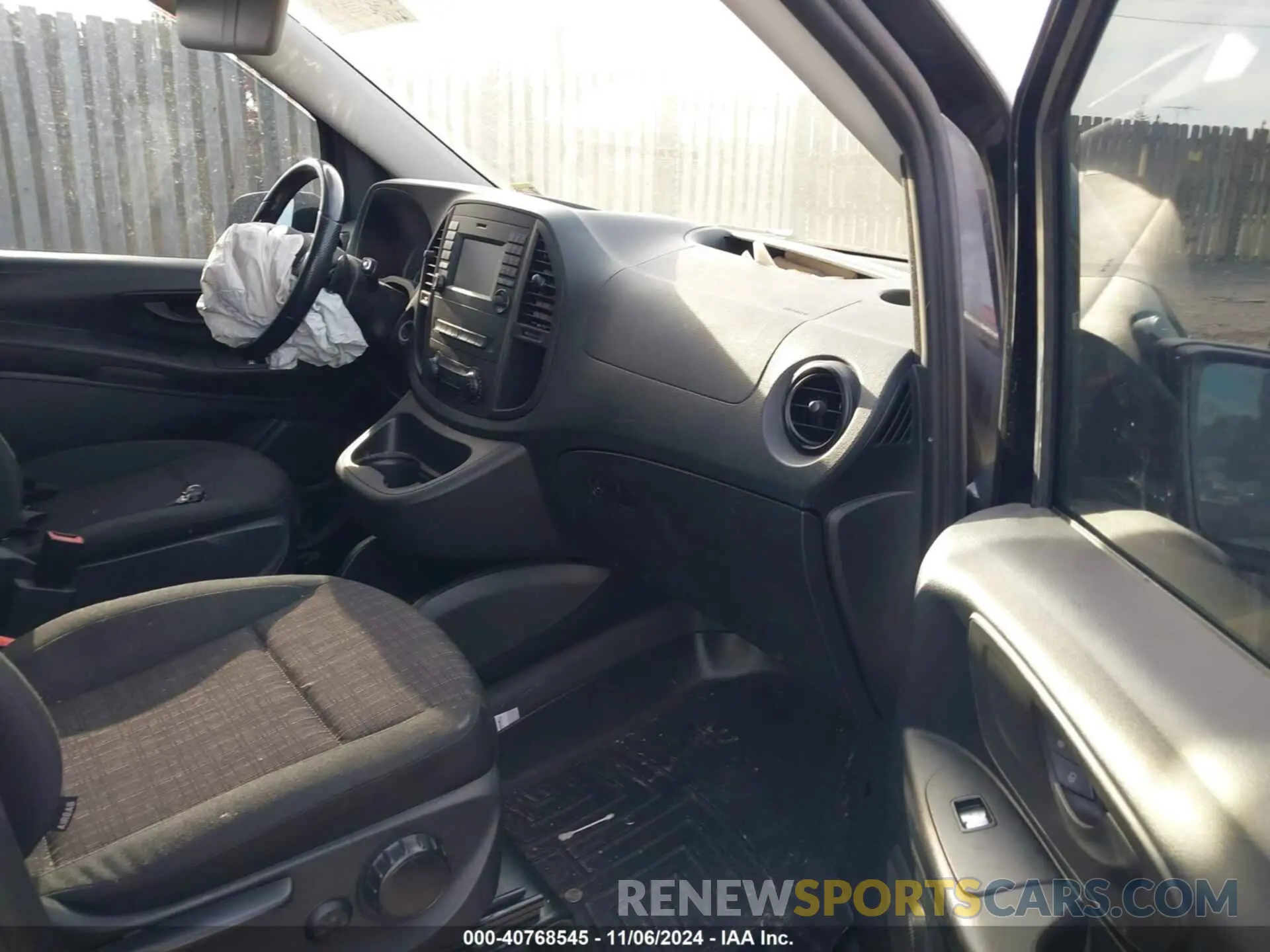 5 Photograph of a damaged car W1YV0BEY7L3730454 MERCEDES-BENZ METRIS 2020