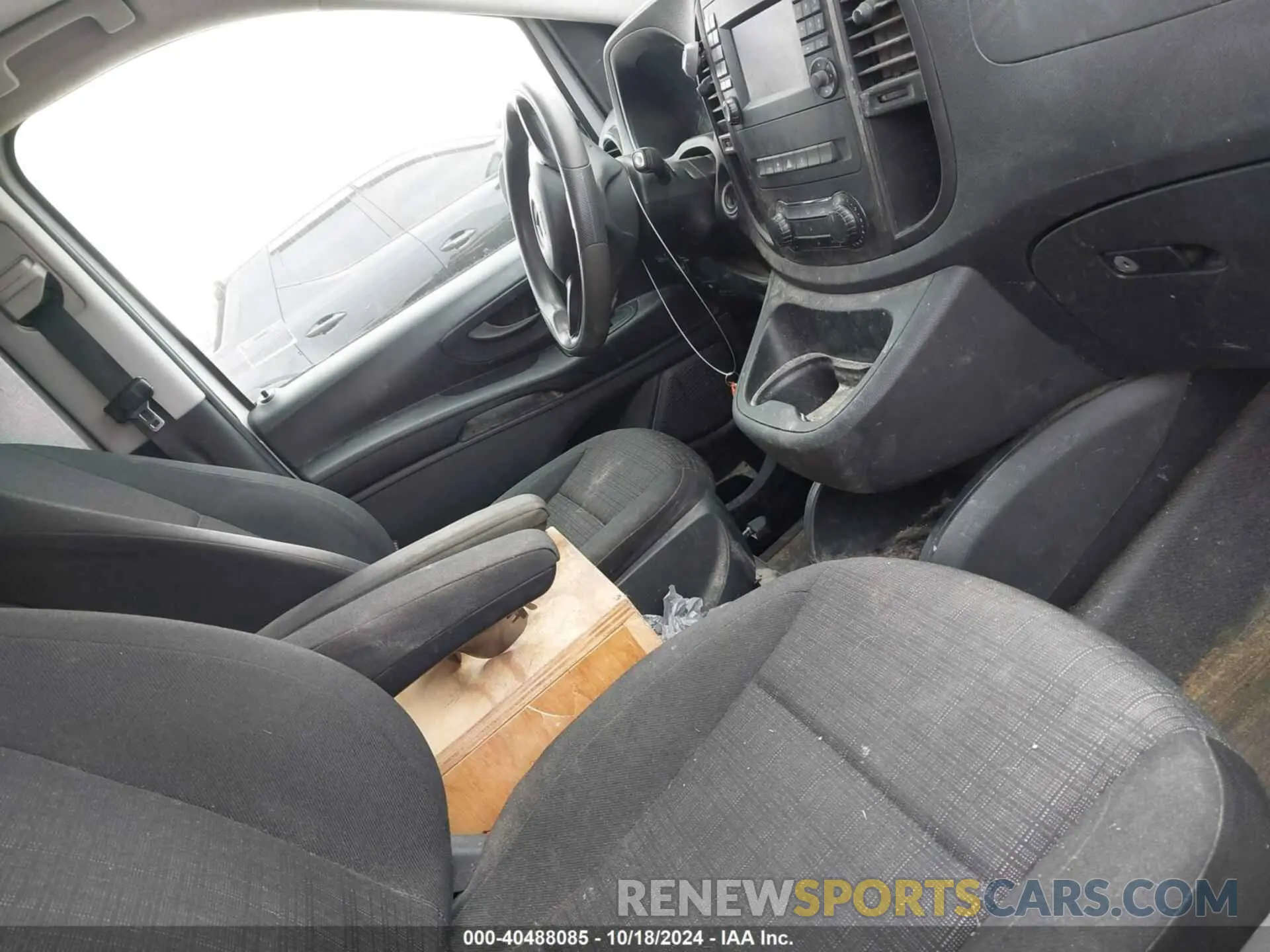 5 Photograph of a damaged car W1YV0CEYXL3763888 MERCEDES-BENZ METRIS 2020