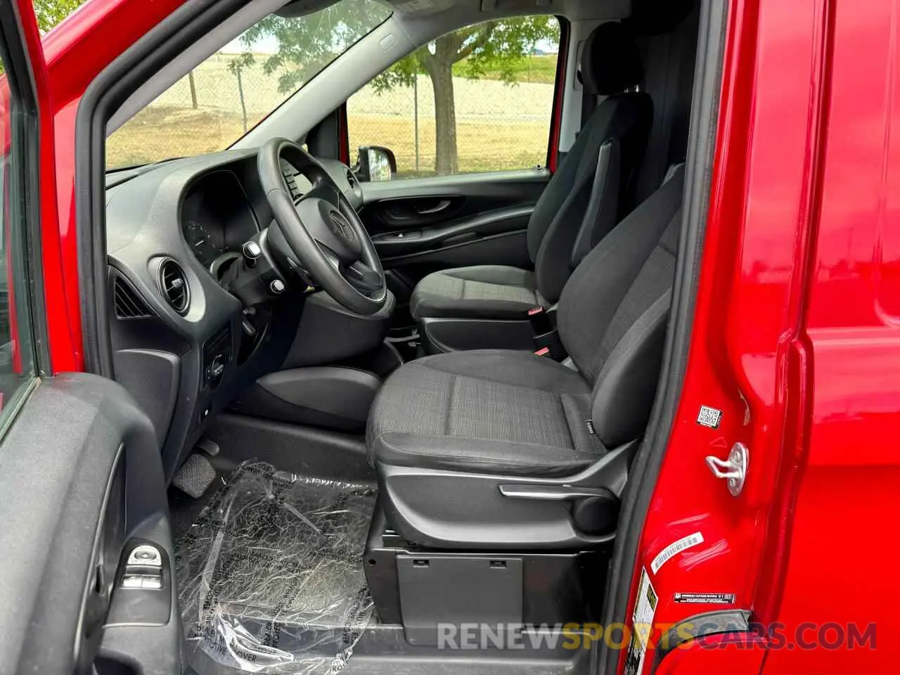 5 Photograph of a damaged car WD3PG2EA6L3655607 MERCEDES-BENZ METRIS 2020