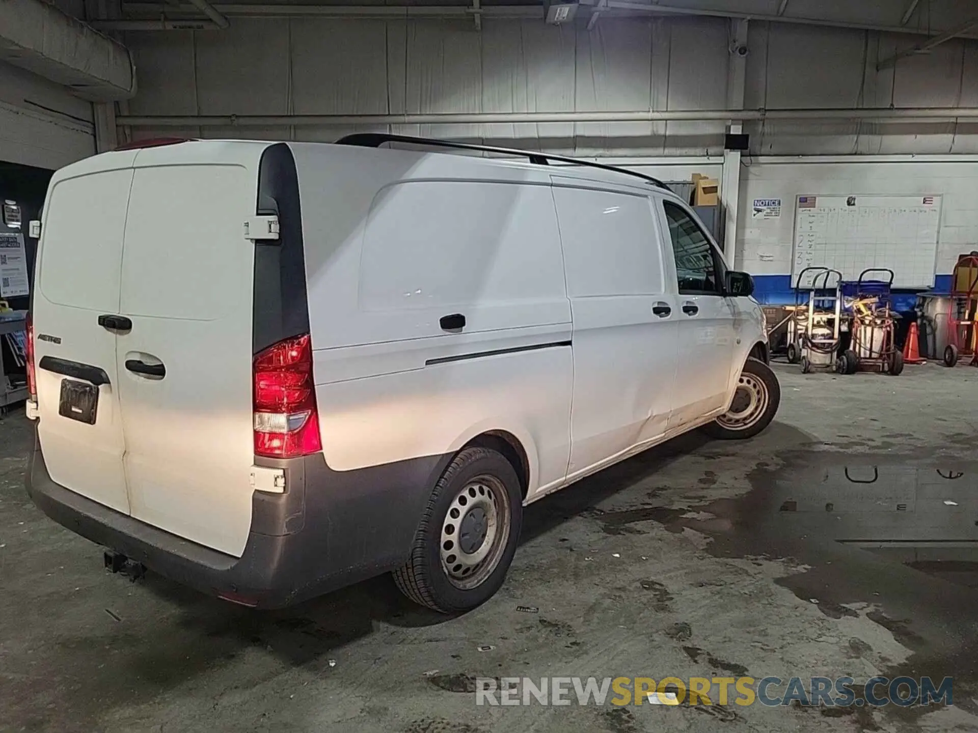 19 Photograph of a damaged car WD3PG3EA1L3645816 MERCEDES-BENZ METRIS 2020