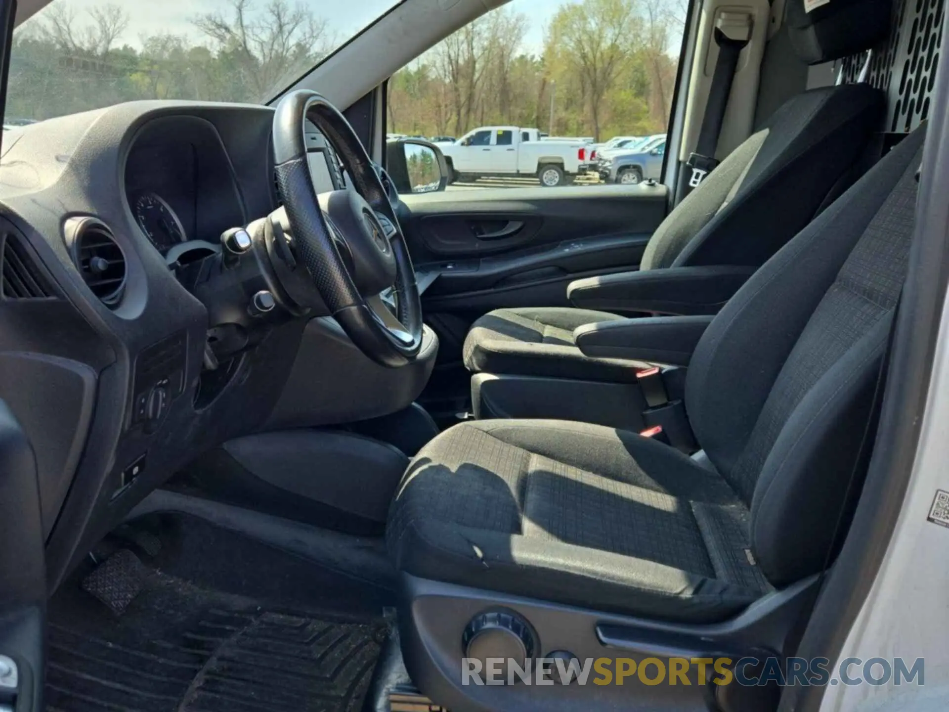 43 Photograph of a damaged car WD3PG3EA1L3645816 MERCEDES-BENZ METRIS 2020