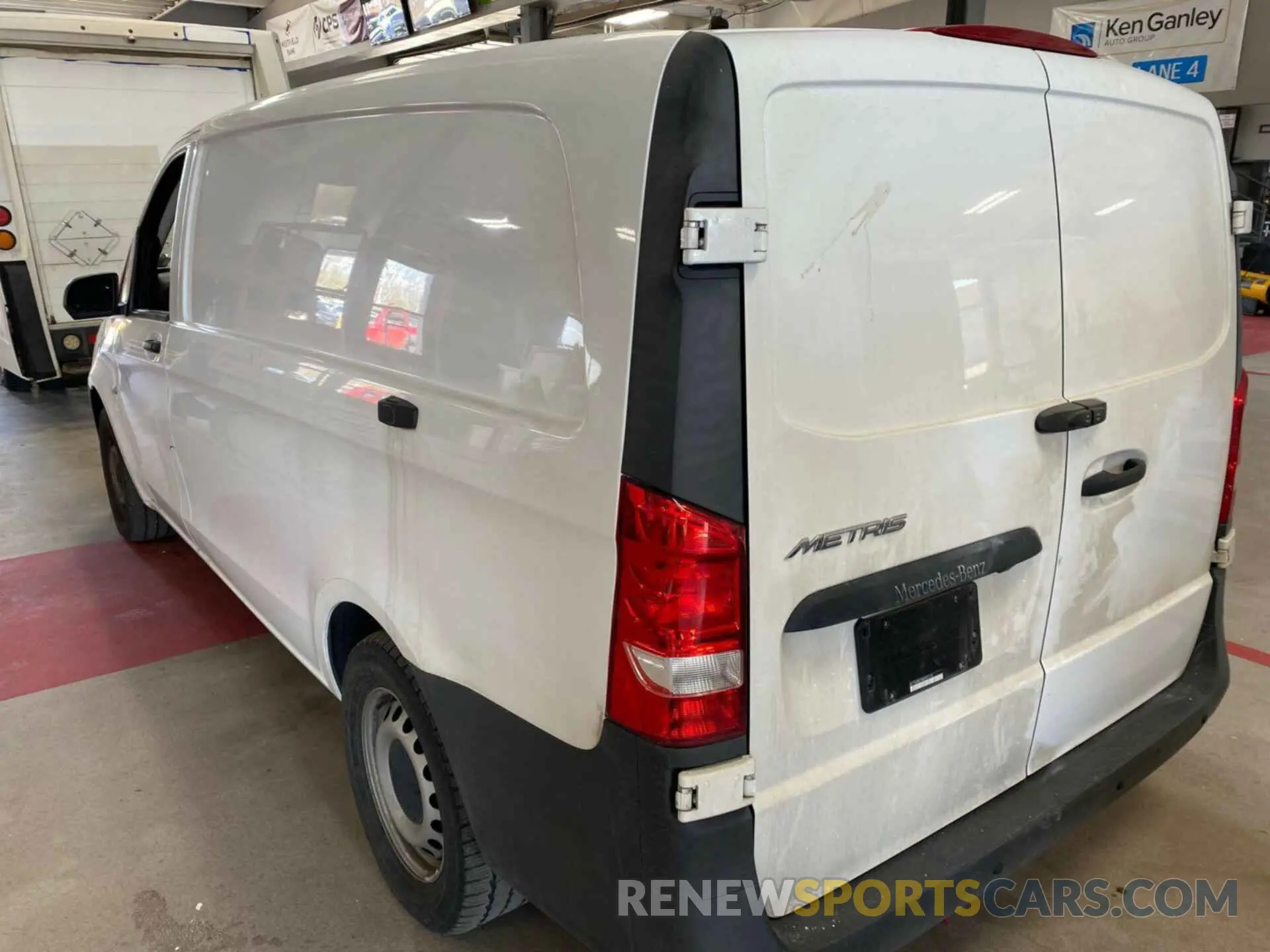 23 Photograph of a damaged car W1YV0BEY8M3905120 MERCEDES-BENZ METRIS 2021