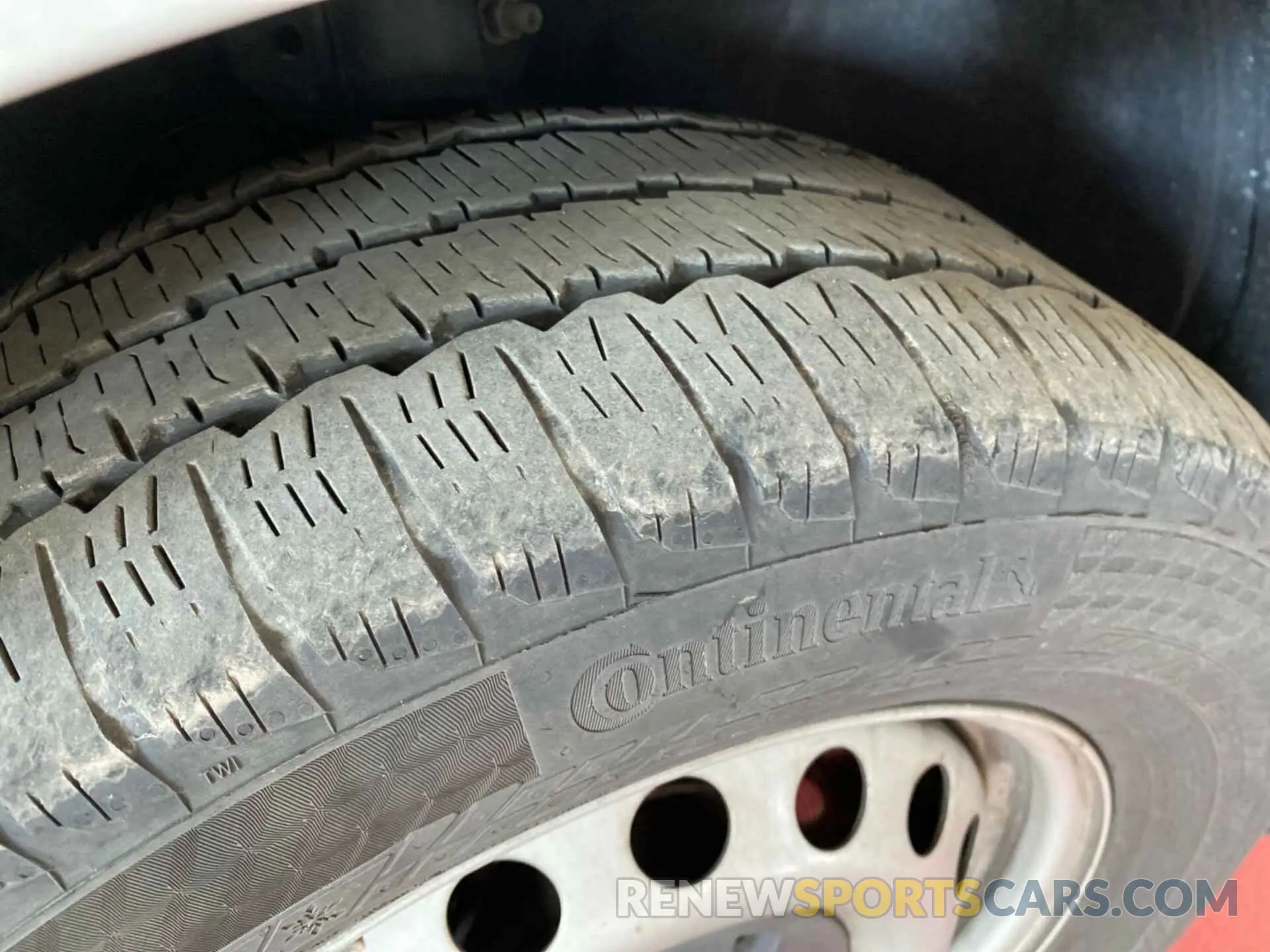 29 Photograph of a damaged car W1YV0BEY8M3905120 MERCEDES-BENZ METRIS 2021