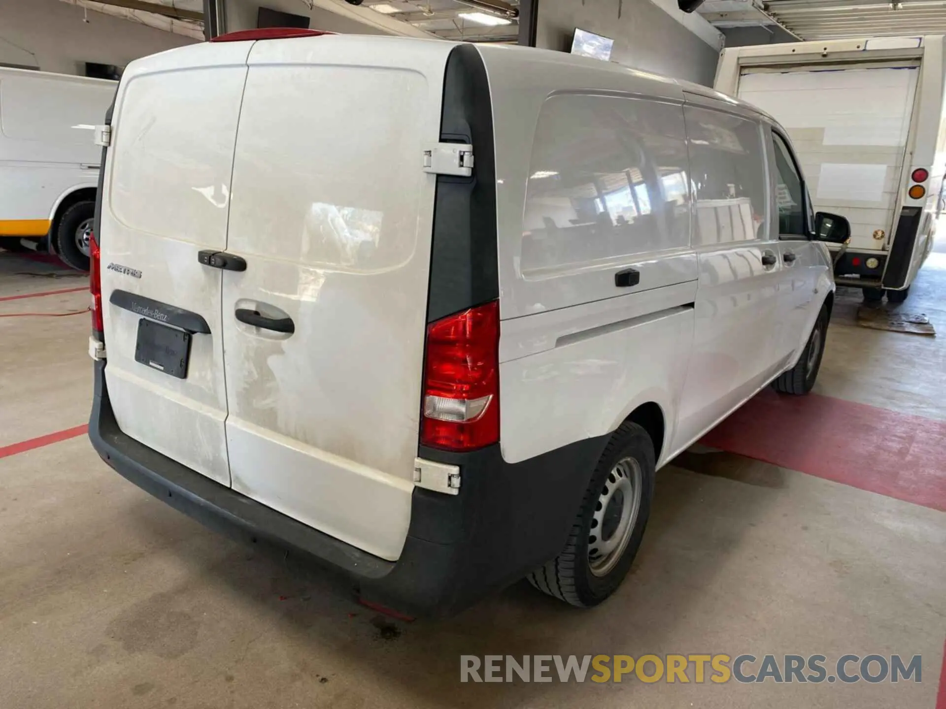 8 Photograph of a damaged car W1YV0BEY8M3905120 MERCEDES-BENZ METRIS 2021